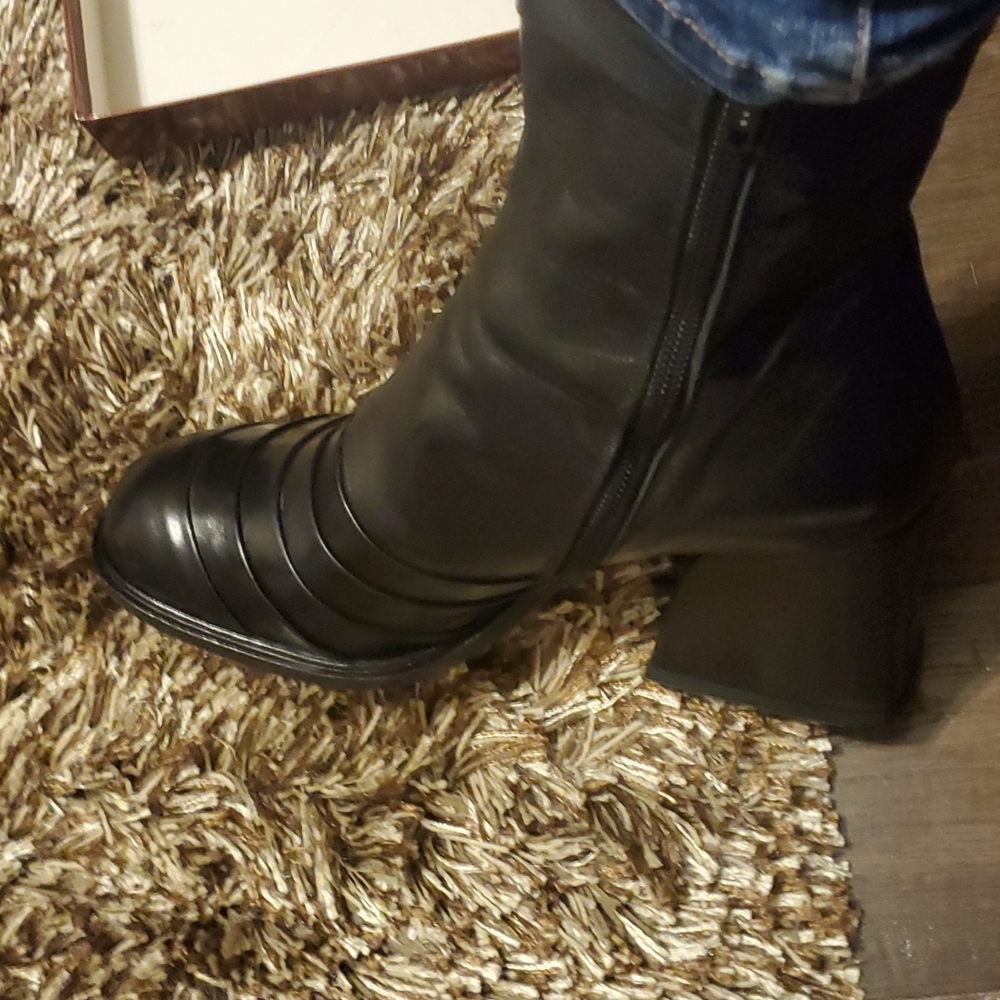 Boots - Picture 8 of 8
